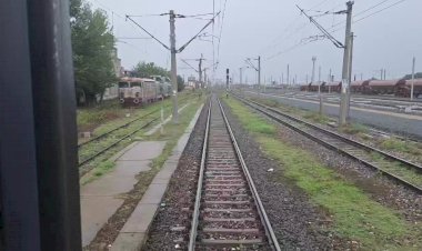 Из окна поезда, Прибытие на станцию Фетешти