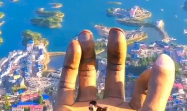 Рука Будды в живописном каньоне Гулун