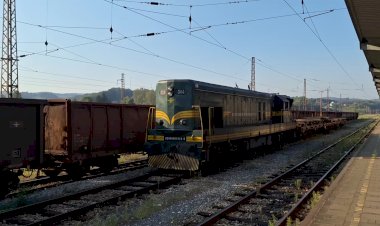 Сербия. Очень приветливый машинист тепловоза!