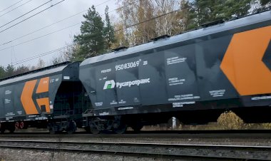 Встречные поезда ВЛ10У-902 и ВЛ11М-307/308А с приветливыми бригадами!