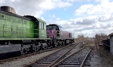 "Две Тамары Едут Парой" Тепловозы ТЭМ2 старый и обновлённый едут резервом