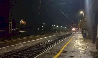 Сквозь Проливной Дождь, Поезд Экспресс спешит в Познань