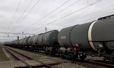 Наливной Поезд под Тягой Электровоза Сименс Вектрон