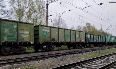 Дождливое БМО, Остановка на перегоне, Электровоз ВЛ11М-290/291А с полувагонами