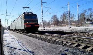 Архивное видео, ВЛ11М-405/404Б с грузовым поездом, Бонус в конце сплотка электровозов ВЛ10К