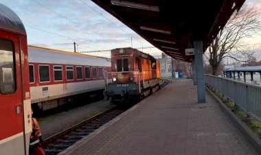 Раритетный тепловоз ЧМЭ2 в работе