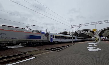 Вокзал Гливице, отправление пассажирского поезда