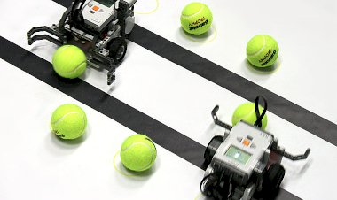 Игра роботов в теннис