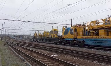 Дрезины для обслуживания контактной сети на железной дороге