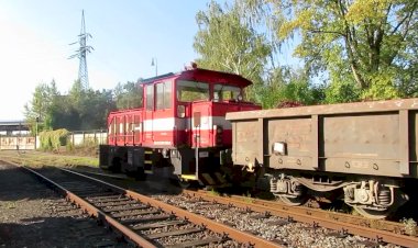 Мини тепловоз ЧКД-Прага 704 702-0 на манёврах