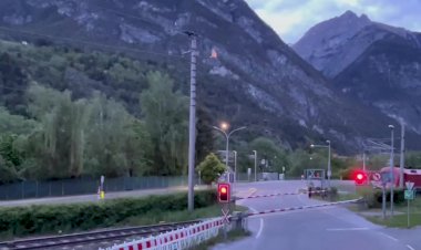 Четыре локомотива в спарке, Пересылка электровозов Таурус