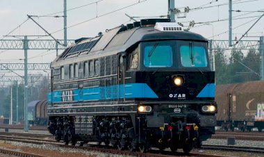 Локомотив ТЭ109 OXAR 232 043-9 едет резервом без поезда