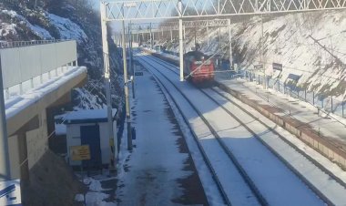 Машка с моста, Тепловоз М62-1685 едет резервом без поезда