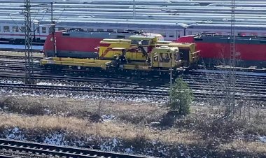 Помощница путейцев, Дрезина с гидромеханической передачей и подъемным краном