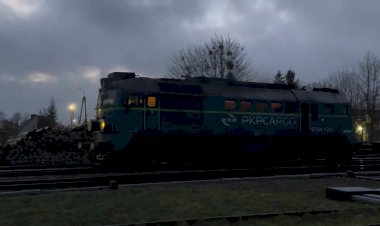 Осенний вечер, локомотив ST44-1261 следует без поезда