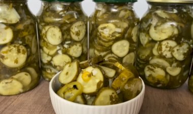 Вкусный, зимний салат из огурцов