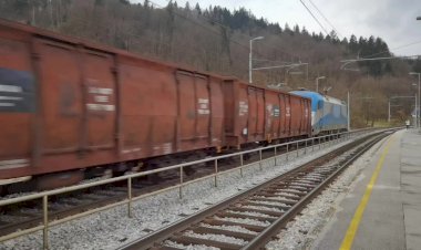 Поезд Сименс Евроспринтер с полувагонами для угля