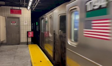 Станция 68-я улица, метро Нью-Йорка, прибытие поезда