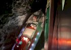 Лоцман покидает корабль после выхода из порта Дублина