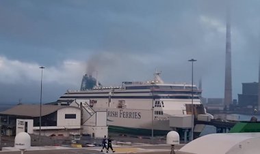 Отплытие парома Улисс из порта Дублин