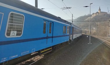 Шкода 151 011-4 прибытие с поездом из Праги