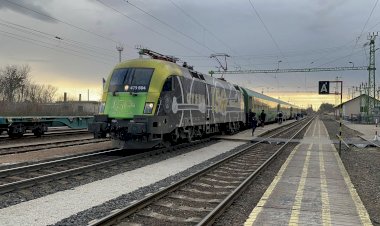 Капувар, прибытие и отправление поезда с локомотивом Спринтер Таурус