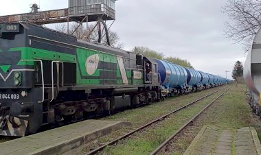 Сербия, Тепловоз 2044 003 из Болгарии с приветливой локомотивной бригадой