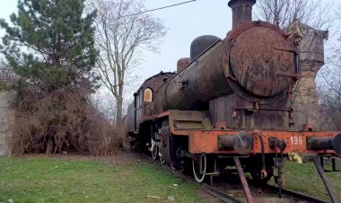 Старый и забытый памятник паровозу