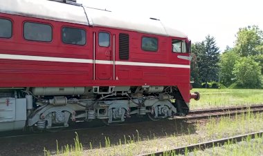 Тепловоз М62-127 отправляется с восточногерманским экспресс-поездом