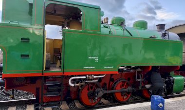 Маневровый танк-паровоз следует резервом