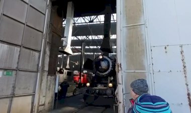 Выезд паровоза из депо