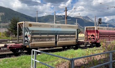 Австрия, электровозы Сименс Вектрон с вагонами хопперами