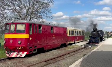 УЖД Тепловоз TU47-0014 отправление со станции с одним вагоном