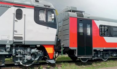 Новейший дизель-поезд ДП2Д-0001 (ТЭП70БС-371).