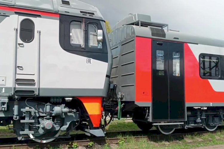 Новейший дизель-поезд ДП2Д-0001 (ТЭП70БС-371).