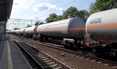 Бывший М62, Тепловоз 311D-17 с газовыми цистернами