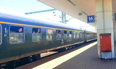 Нохаб, Тепловоз М61-001 с туристическим поездом в Венгрии