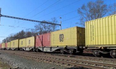 Двойная тяга, Электровозы Сименс с контейнерным поездом