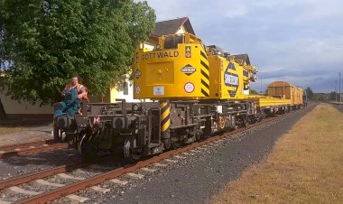 Тепловоз 740 660-6 с восстановительным поездом