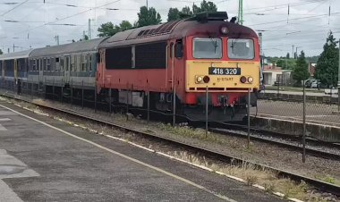 Венгрия, тепловоз 418 320 с межрегиональным поездом Печ-Сомбатхей