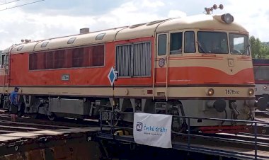 ТЭП60 из ЧССР, Тепловоз T678.0012 "Помаранч" на поворотном круге