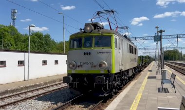 Электровоз EU07-160 с рельсовыми плетями