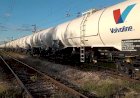 Электровоз TRAXX 185-691 едет с цистернами