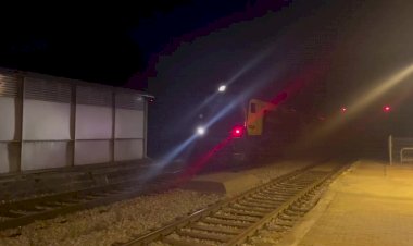 Электровоз 207E-008 с M62M и ТЭМ2У перегоняемыми в составе поезда