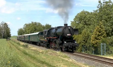 "Фрау" Паровоз 555.0153 с ретро поездом