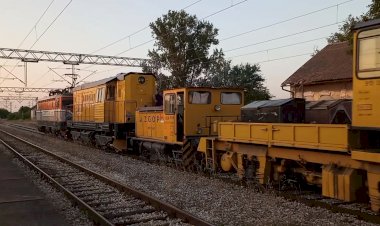 "Сербия" Электровоз 441-414 с хозяйственно ремонтным поездом