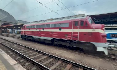Тепловоз М61.  001 на вокзале Будапешт-Келети