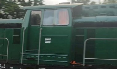 Тепловоз SM42-2230 следует резервом без поезда