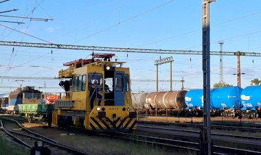 Дрезина для обслуживания контактной сети