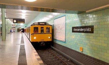 Берлинское метро, Ретропоезд на станции Александерплац